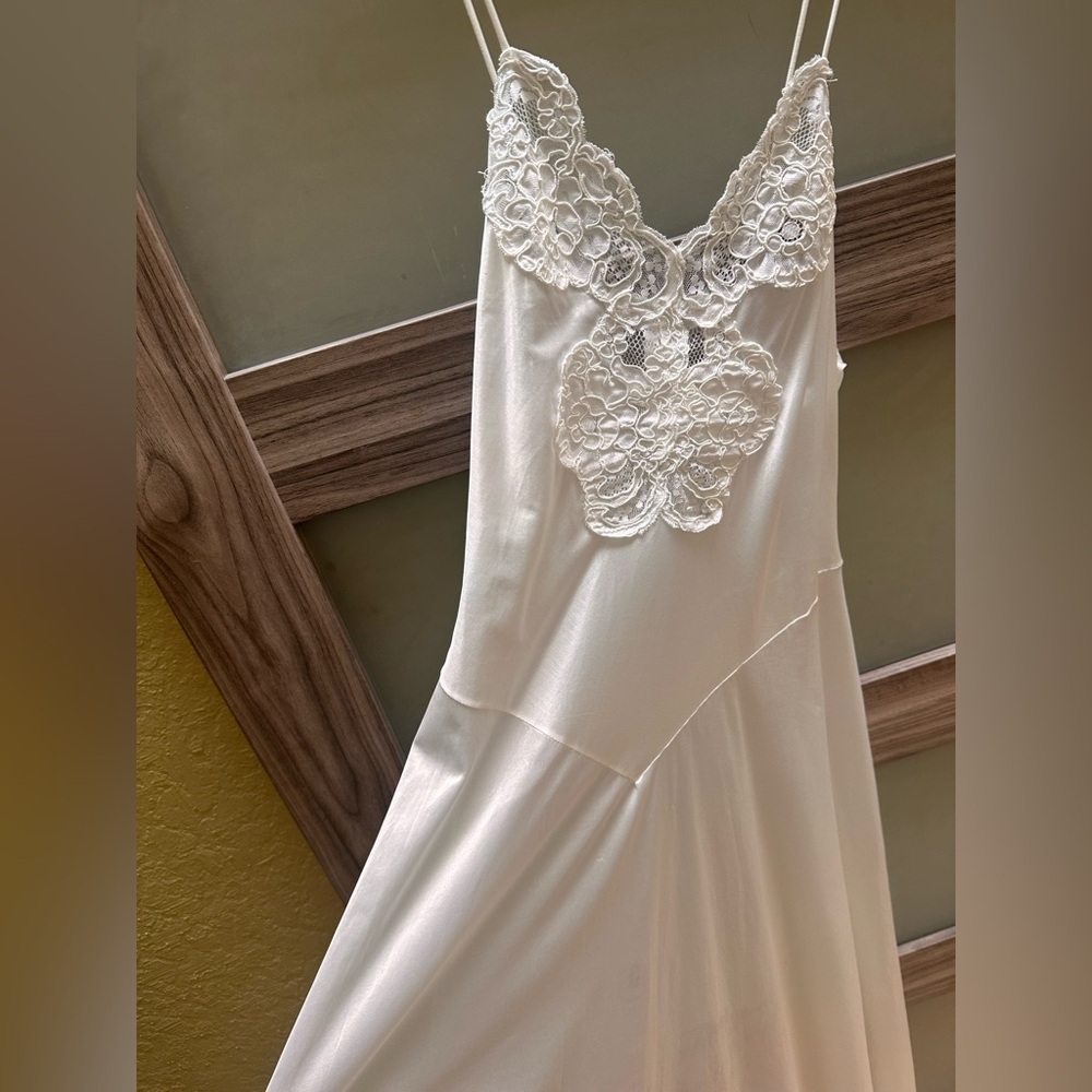 Victorias Secret Gold Label Vintage Lace Night Gown Slip 🤍 - Picture 2 of 7